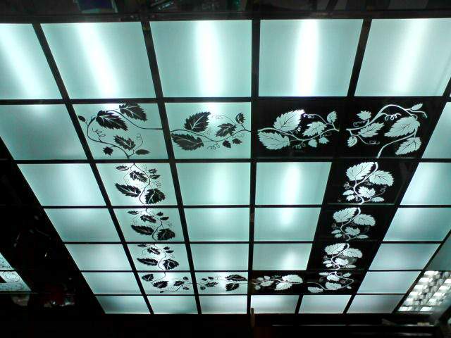 Подвесные стеклянные потолки